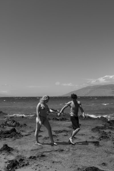 This adventurous couples photoshoot on the stunning island of Maui captures raw connection, wild landscapes, and a shared spirit of exploration. As a New England-based photographer offering destination sessions, I specialize in photographing love stories wherever they unfold. From lush jungle trails to golden coastal cliffs, this Maui shoot reflects the deep bond between two people in one of the world’s most breathtaking settings.
