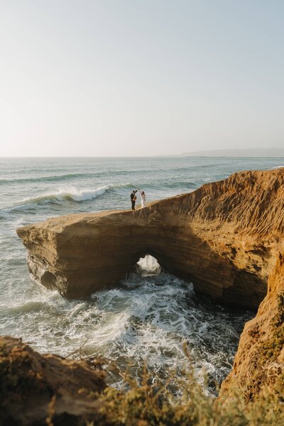 bride and groom at Osprey Point of Sunset Cliffs