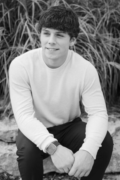 boy-senior-photography-sitting