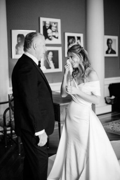 Emotional documentary wedding photos
