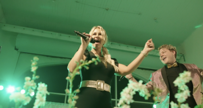 Amy singing