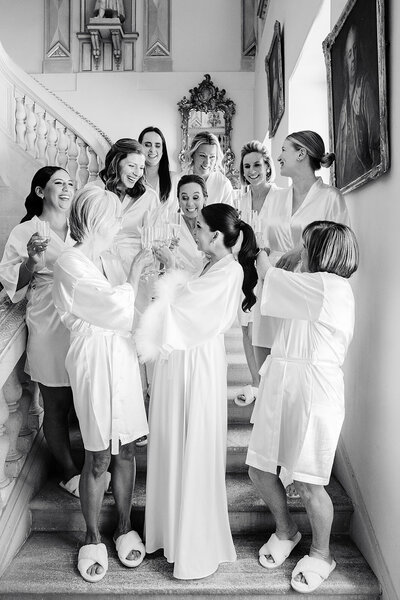 bridesmaids-getting-ready