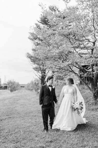 Bret and Brandie Evansville Owensboro Weddings Black and White Gallery58