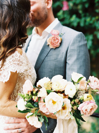 brides-flower-spring-wedding-flowers