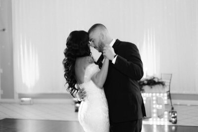 Couples dancing their first dance