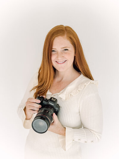 Light and airy family photography session in Boise, Idaho, capturing genuine smiles and heartfelt moments in a beautiful outdoor setting. Serving Meridian, Eagle, Nampa, and the Treasure Valley with timeless maternity, newborn, and milestone photography