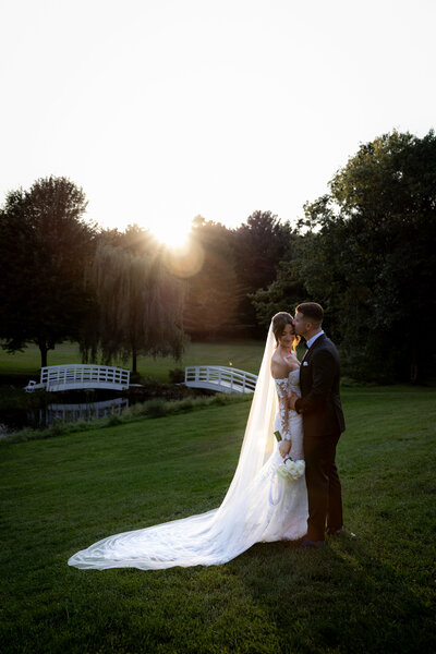 Couple at golden hour Lanaudière La Distinction