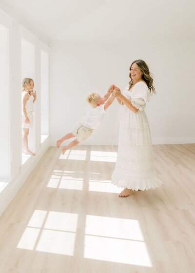 Dallas Family Newborn Session by Tate Smith. Dallas Luxury Newborn Photographer 