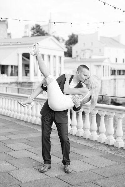 downtown-philadelphia-engagement-session-2