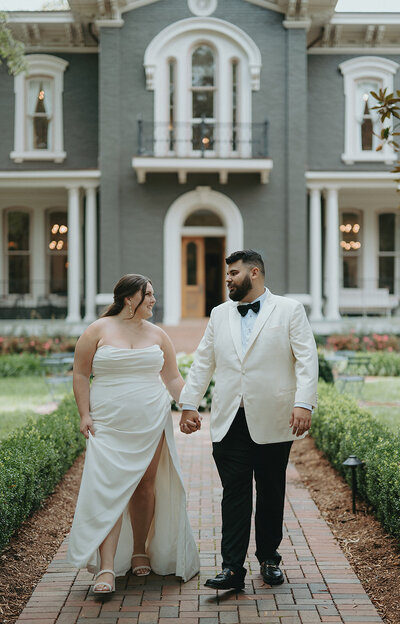 Professional wedding photographer", "Luxury wedding photography"