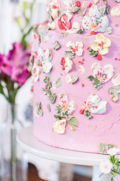 A photo of a wedding cake by Cake Envy by Jennifer Marie Studios.