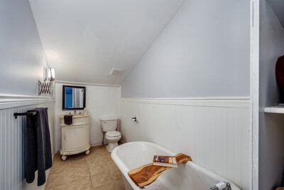 126 Pine Point ensuite