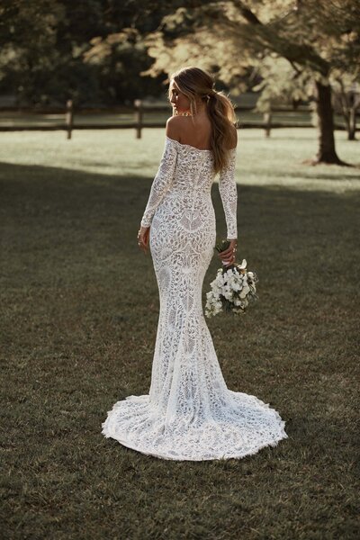 Grace loves lace Wedding Dress Montreal | Dream It Yourself