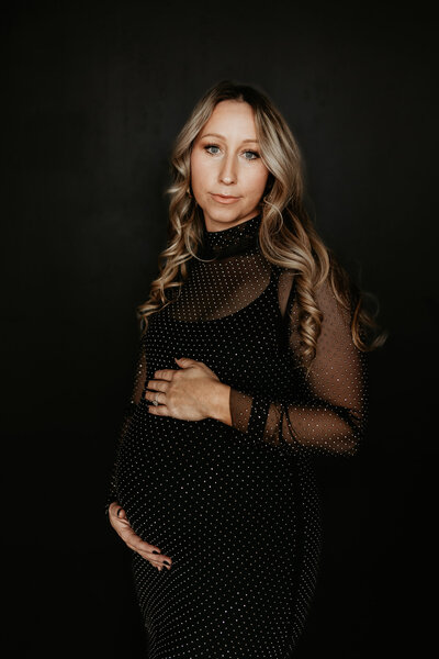 maternity photos in a studio