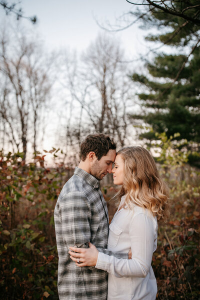central illinois wedding photographer captures couple embracing