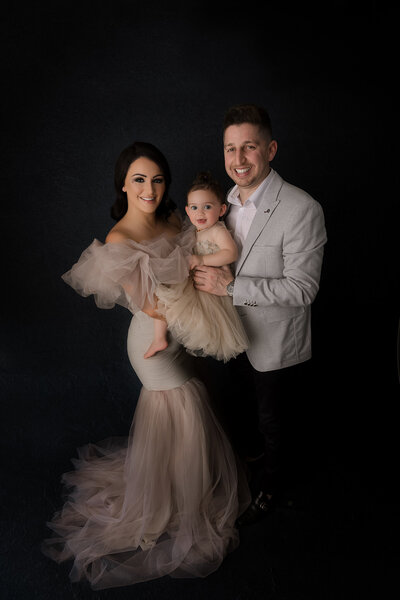 Offering a range of services including baby photos, cake smash photography, heartwarming family sessions, beautiful maternity photography, and precious newborn sessions, we are dedicated to capturing the beauty in every phase of life