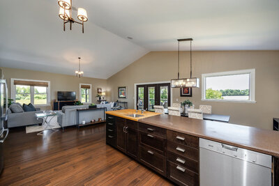 13762 Loyalist Parkway kitchen (6)