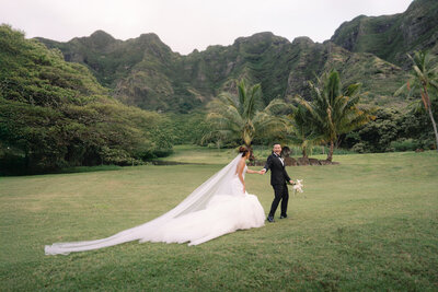 Stylish wedding reception decor and guests photographed by Honolulu wedding photographer