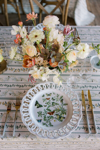 Cedar Lakes Estate Tablescape-45