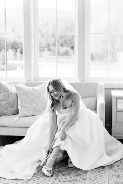 bride getting ready portraits