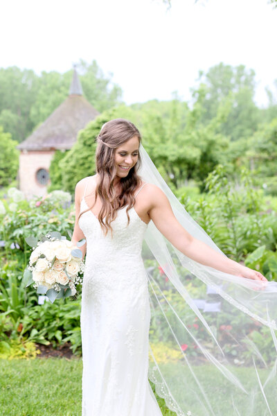 Bride at the Green Bay Botanical Garden