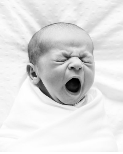 newborn-baby-yawning