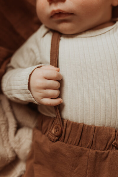 Newbornshoot thuis in Limburg Jolien Leen Fotografie