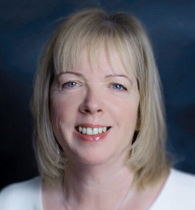 A transformative online course to help build confidence and self-esteem for midlife women - Your Next Step Forward.