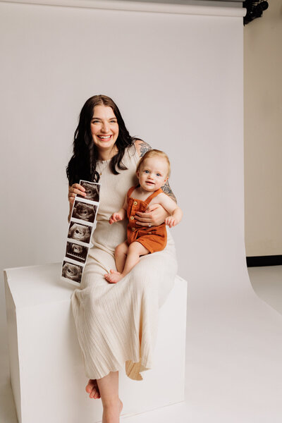 NW Arkansas motherhood photographer, motherhood photography near me