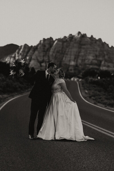 Utah rocks wedding photos