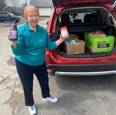 Indianapolis volunteer at a soup kitchen