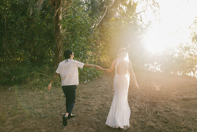 Sweet couple from Canada to Hawaii - elopement photography