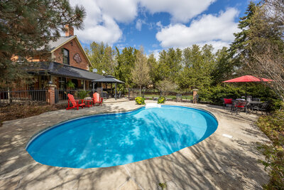 832 Hwy 7A pool (4)