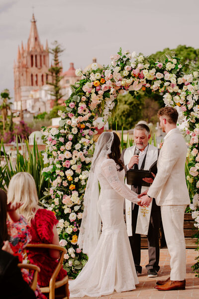 Bride and Groom in Mexico at the altar.