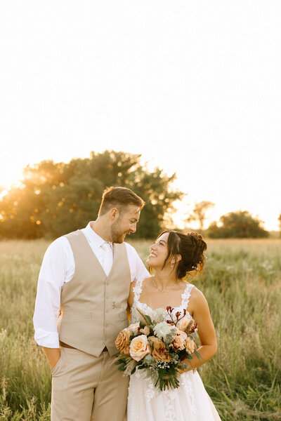 Missouri wedding photography in a field