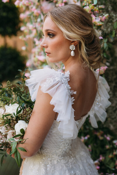 wedding photography lancaster pa wedding venue lancaster pa bridal portraits in garden wedding photos in gardens wedding portraits ideas photo by Emily Avila, the anti-awkward, fun-loving, love-affirming wedding photographer of Central Pennsylvania
