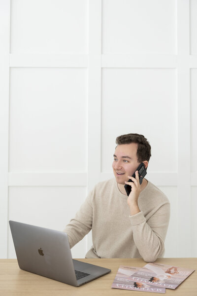 Portrait of Dallis the Client Manager of SteinArtStudio