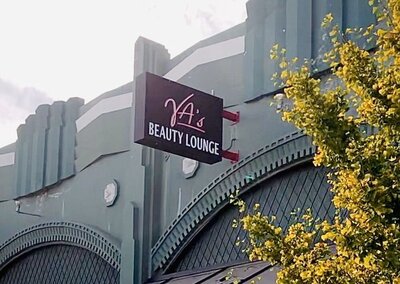 Beauty Lounge Outside