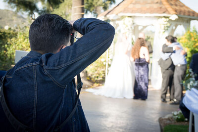 Kevin-Gray-Photography-Family-Portraits-in-Orange-County-wedding-ceremony