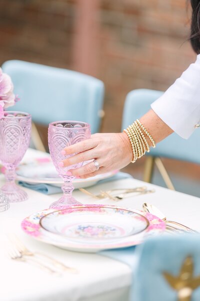 Wedding planner setting table