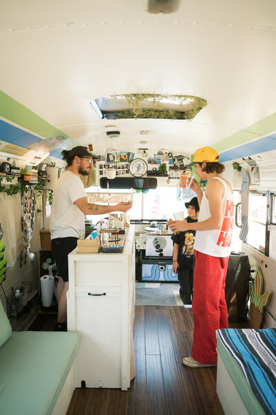 Nashville-Tennessee-Mobile-Cannabis-Dispensary-Benny-The-Cannabus-7