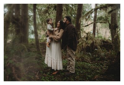 family-running-together-fall-chehalis-washington
