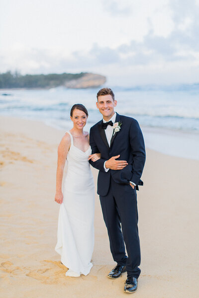 Elegant wedding photos in Hawaii.