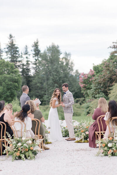 champagne pop at strathmere wedding photographed by Ottawa wedding photographer, Brittany Navin Photogrpahy