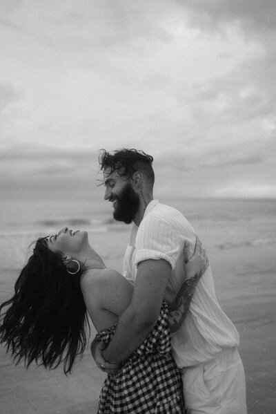 Engagement session on the Oregon Coast