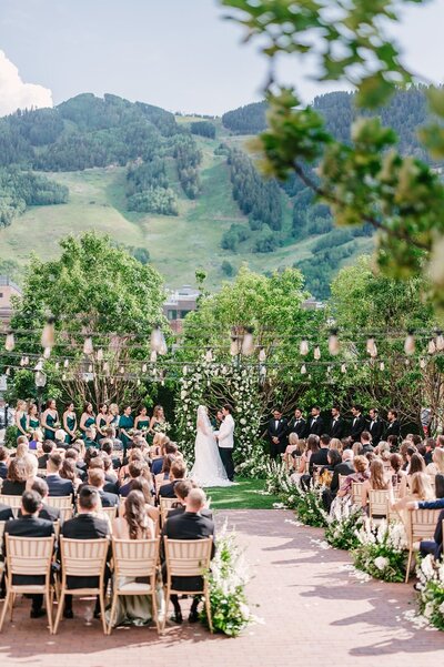 Destination wedding photography of wedding ceremony in Aspen