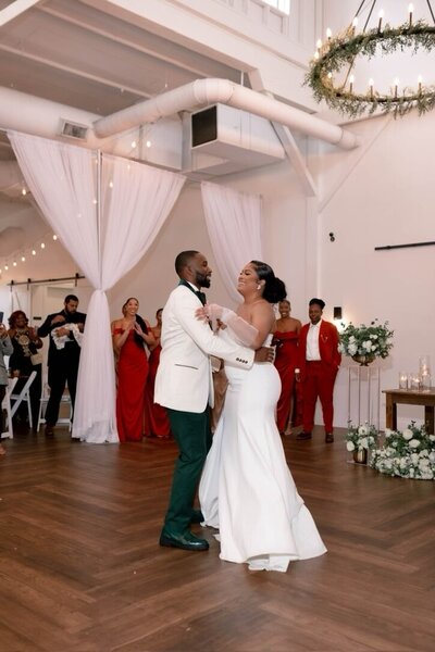 Couples first dance, wedding tradition