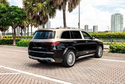mercedes-maybach-gls-600-kalahari-gold-black-for-rent-in-miami-009