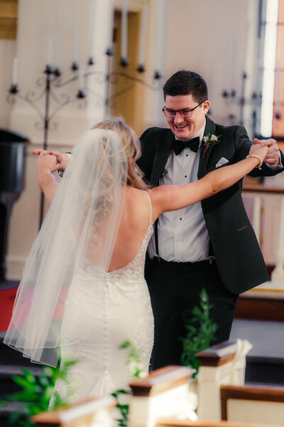 Brentwood Methodist Church wedding first look 