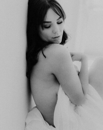 Explore soulful, story-driven boudoir and elopement photography by Elk & Fir. Capturing raw emotion, radiant connection, and your most beautiful self—just as you are.

Le Luxe Boudoir Brisbane by Elk and Fir Photograph